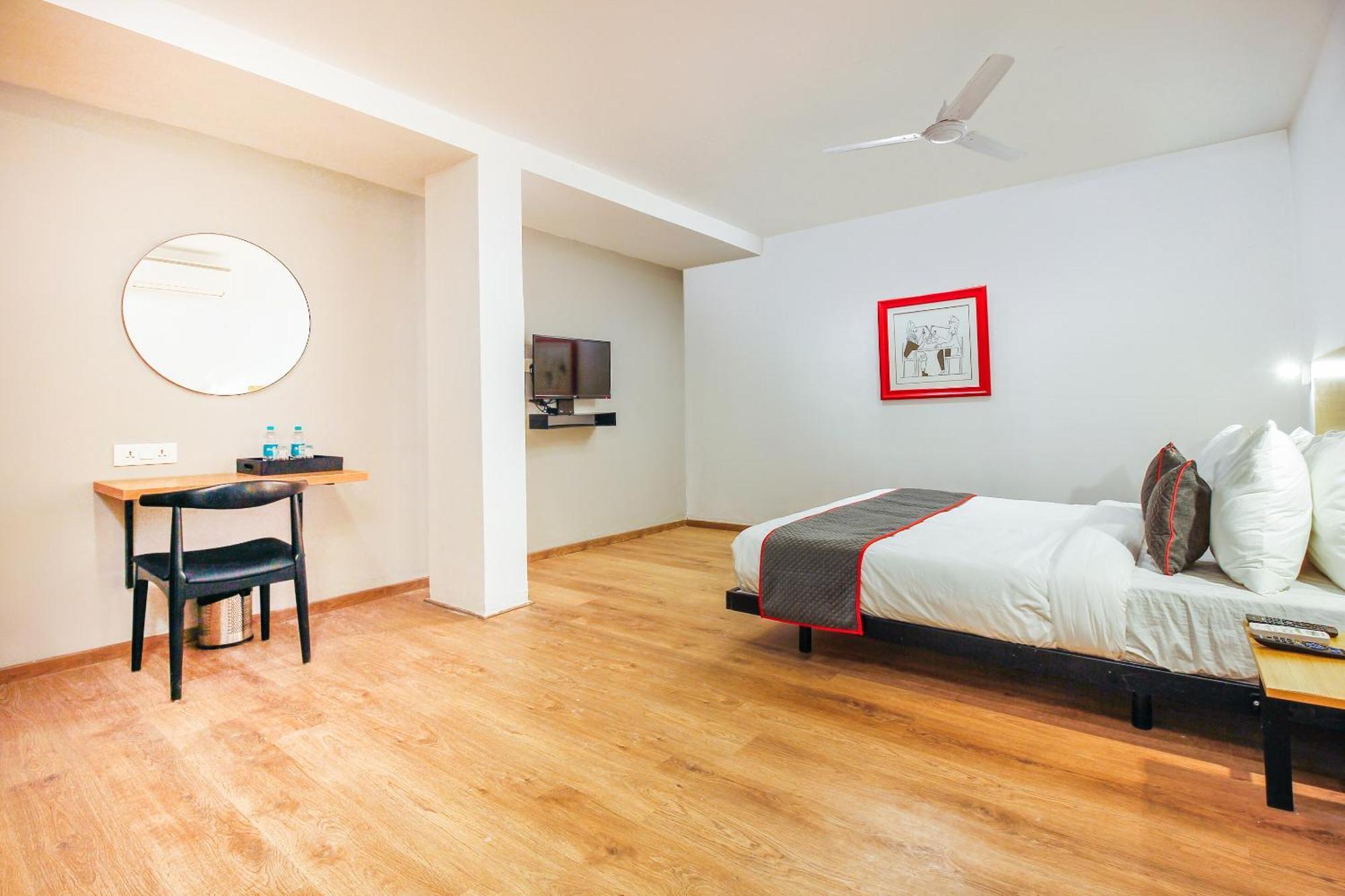Super Townhouse Rcc Sunrise Hotel Haidarábád Kültér fotó