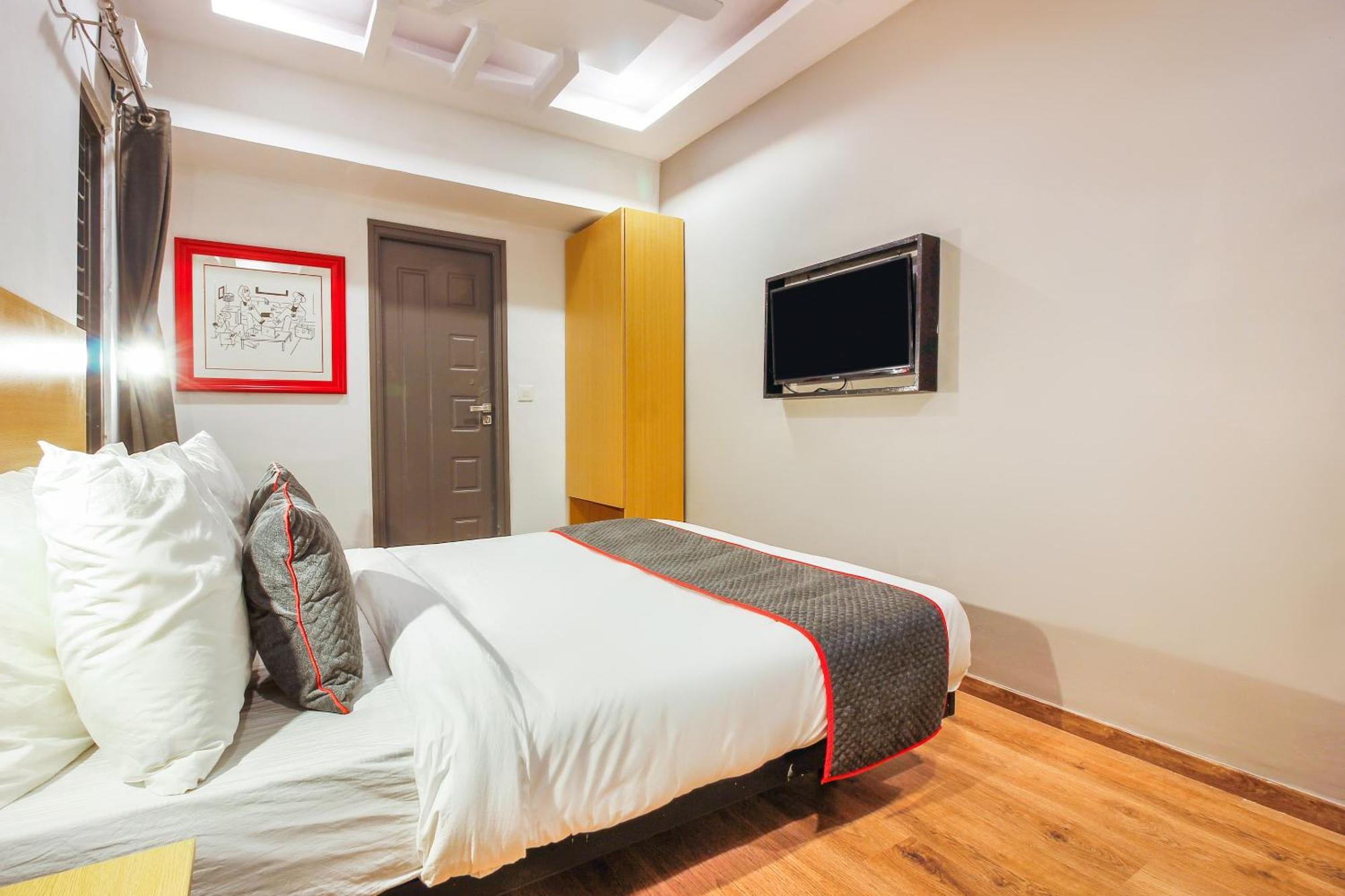 Super Townhouse Rcc Sunrise Hotel Haidarábád Kültér fotó